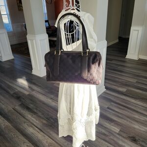 Brown Gucci Shoulder Bag with Monogram Canvas